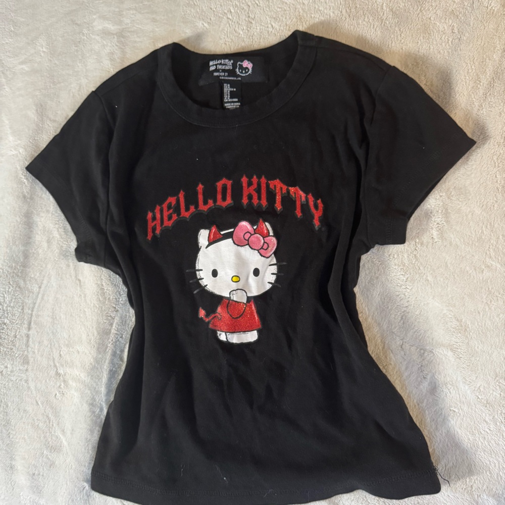 Spooky hello kitty graphic tee